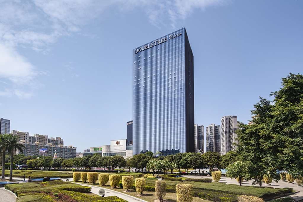 DoubleTree by Hilton Shenzhen Longhua exterior with modern guest rooms and business-style surroundings